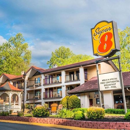 Super 8 By Wyndham Downtown Gatlinburg At Convention Center Otel Dış mekan fotoğraf