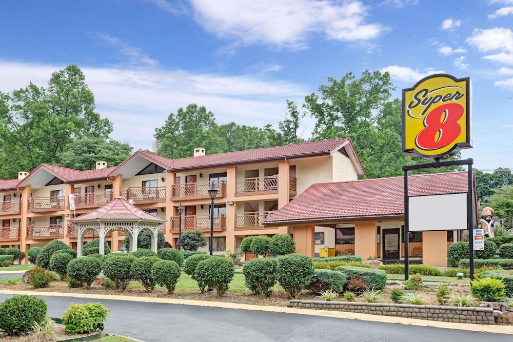 Super 8 By Wyndham Downtown Gatlinburg At Convention Center Otel Dış mekan fotoğraf