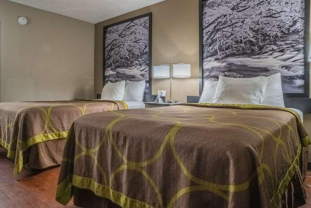 Super 8 By Wyndham Downtown Gatlinburg At Convention Center Otel Oda fotoğraf